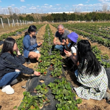 ilek Tarlamz Ziyaret Eden Gney Koreli Misafirlerimiz