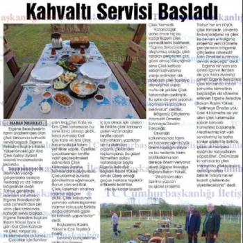 Ergenenin Sakl Cenneti ilek Tarlasnda ilek Cafede Kahvalt Hizmeti Balad..